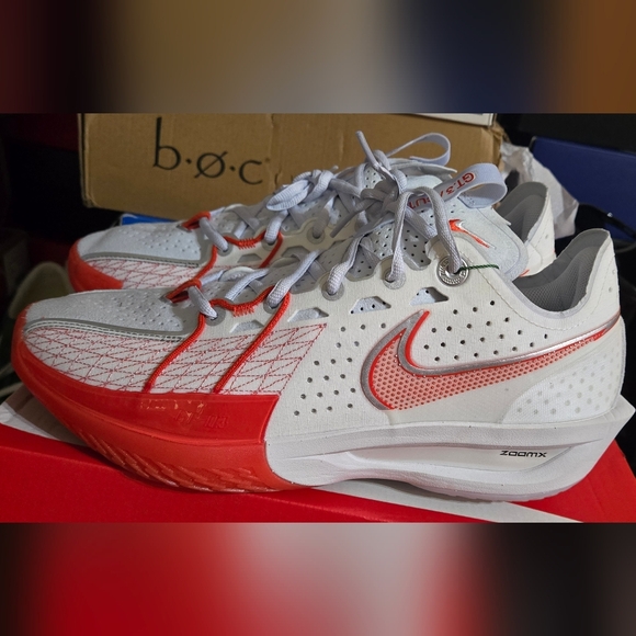 Nike Brings Innovative ZoomX Foam Technology to Basketball With the G.T. Cut 3 - Picture 1 of 12